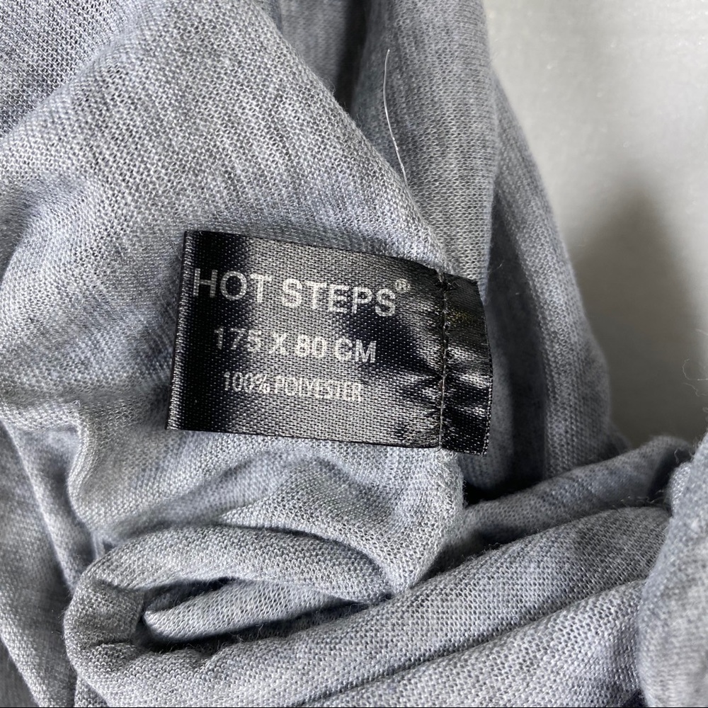 ⭐️SEE NEW LISTING⭐️Hot Steps Grey Foulard Scarf - Picture 4 of 6